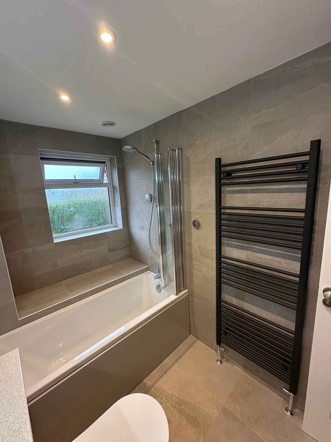 Bath & shower combo